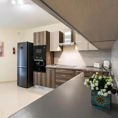 Serene 2br With Picturesque Views By 360 Estates Apartment