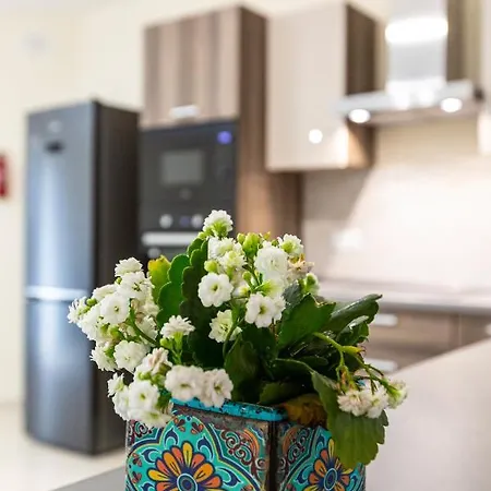 Apartment Serene 2br With Picturesque Views By 360 Estates *