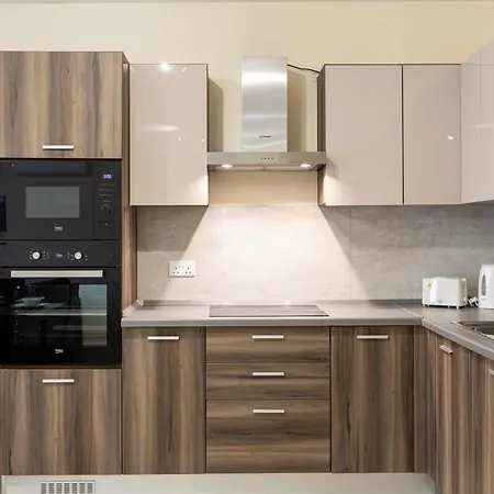 Serene 2br With Picturesque Views By 360 Estates